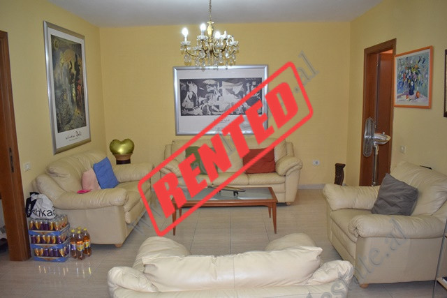 One bedroom apartment for rent in Bogdaneve street, near the center of&nbsp;Tirana.

Positioned on